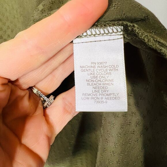 Liz Claiborne Olive Green Tank Blouse Gold Button NWT! - Picture 6 of 8
